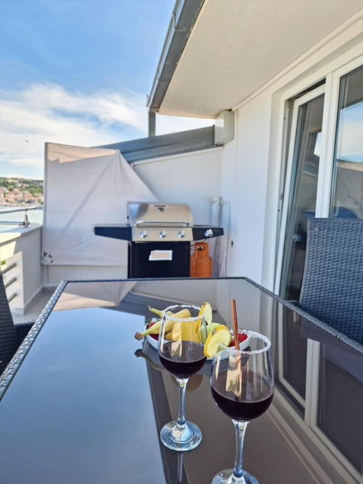 Luxury Apartments Silva With Sea View Okrug Gornji Esterno foto