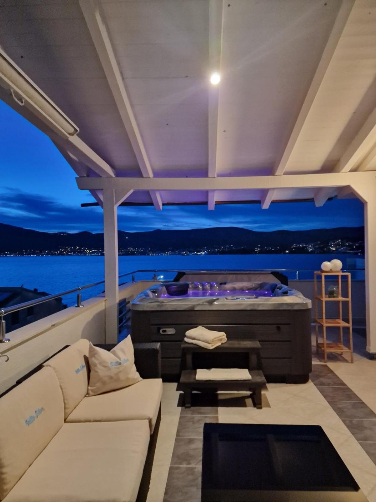 Luxury Apartments Silva With Sea View Okrug Gornji Esterno foto
