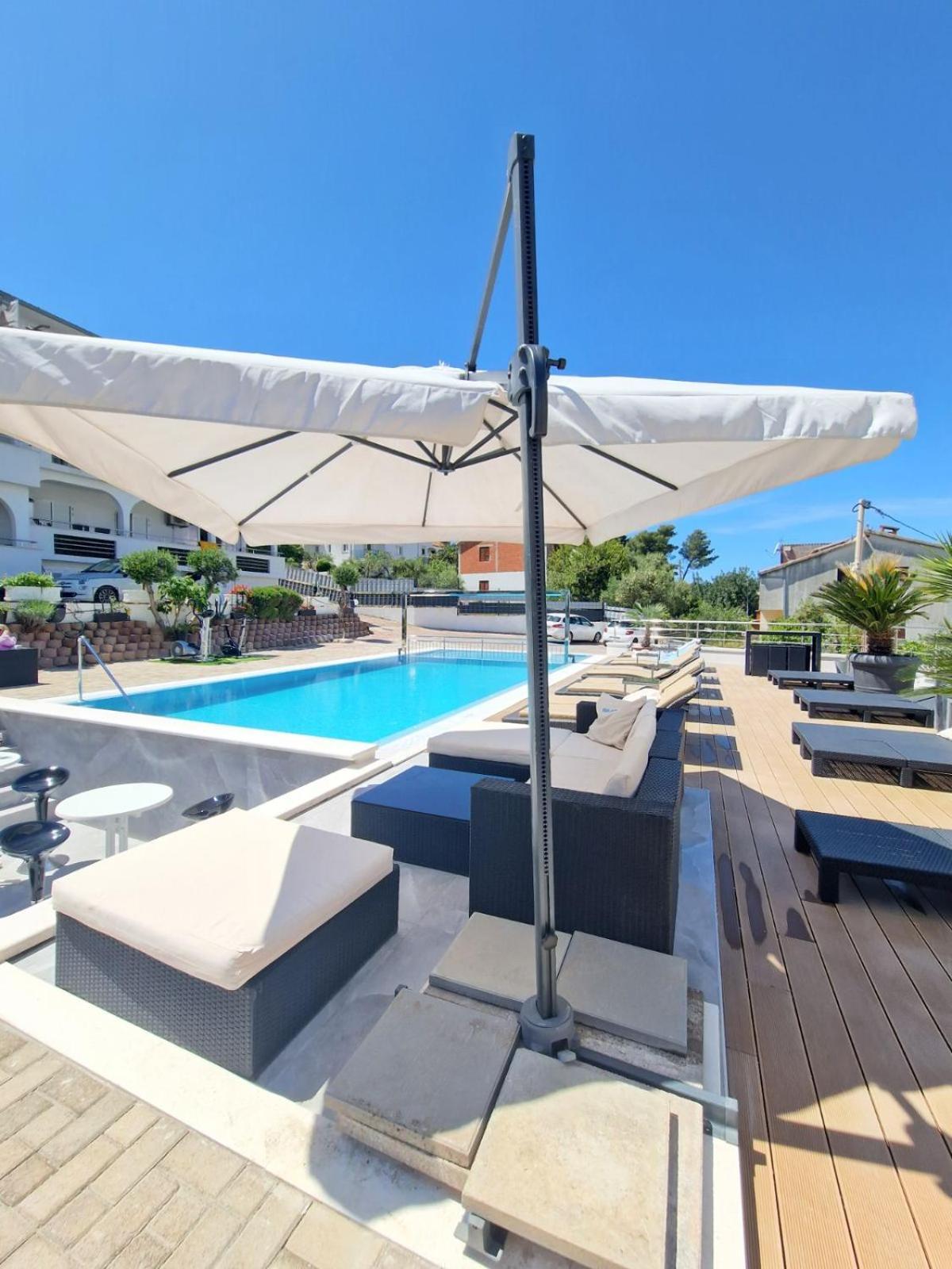 Luxury Apartments Silva With Sea View Okrug Gornji Esterno foto