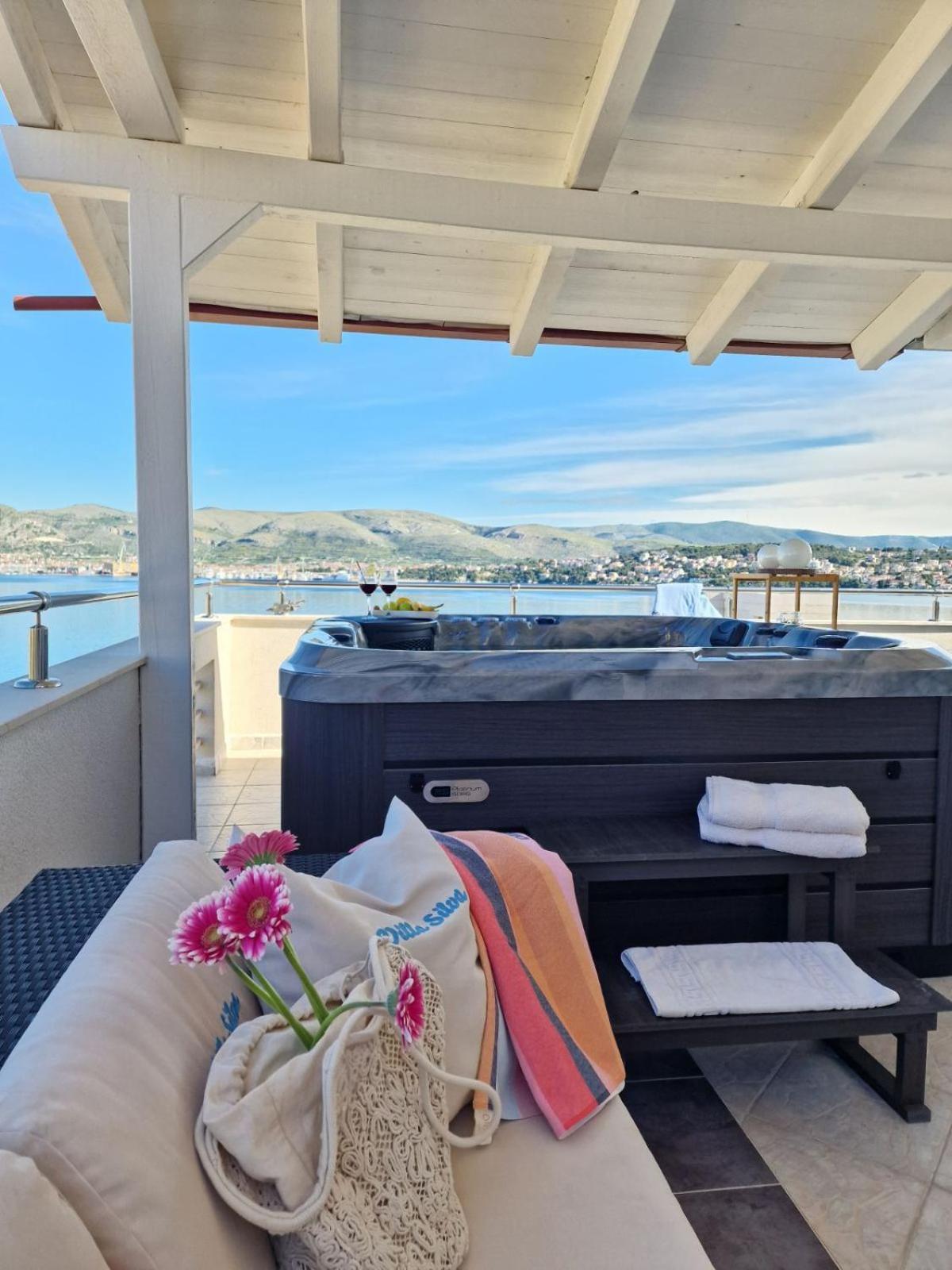 Luxury Apartments Silva With Sea View Okrug Gornji Esterno foto